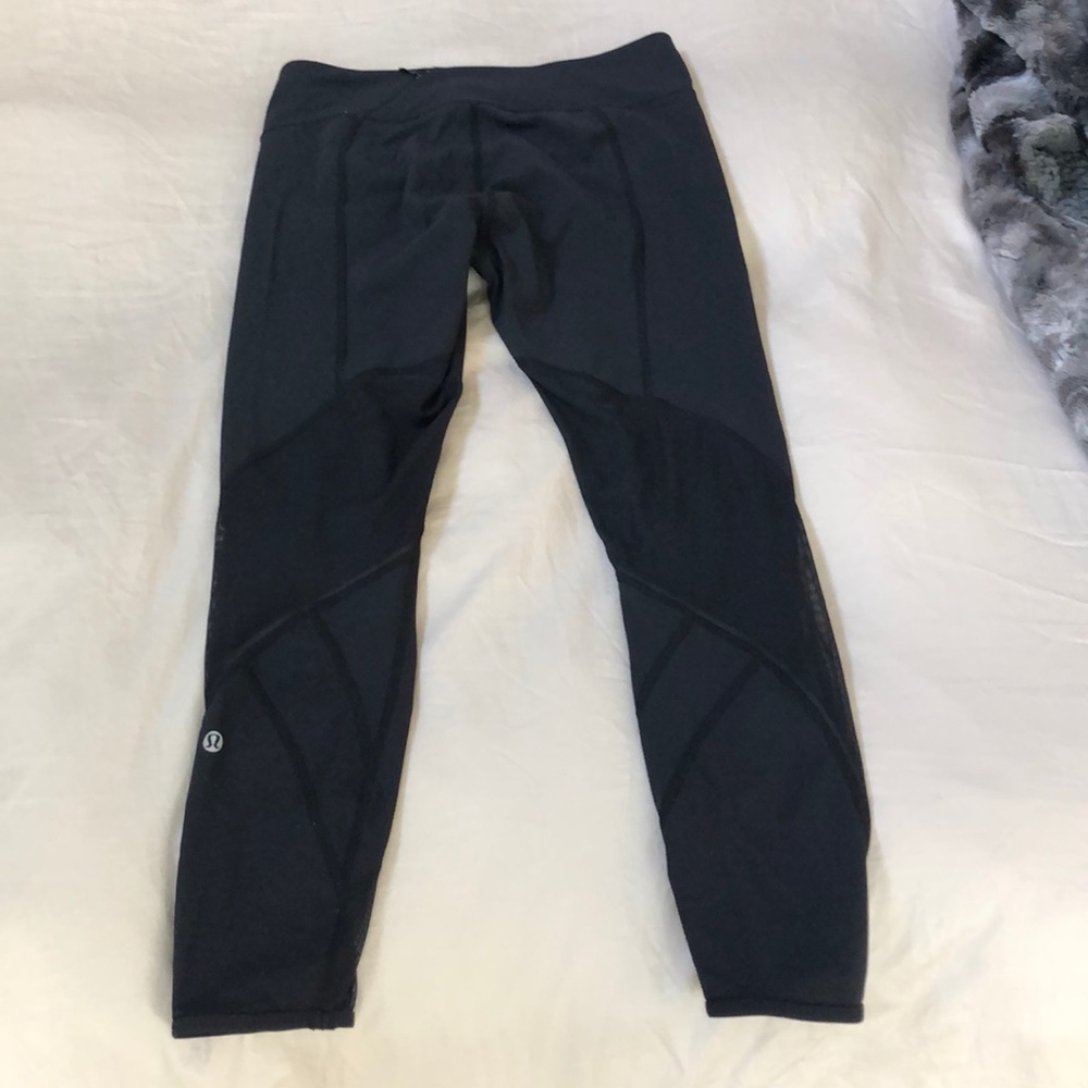 Lululemon black leggings with sheer strips size 6